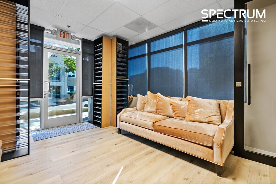 28512-28518 Constellation Rd, Valencia, CA à louer - Photo du bâtiment - Image 3 de 9