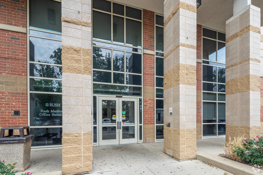 610 S Maple Ave, Oak Park, IL for lease - Building Photo - Image 3 of 19