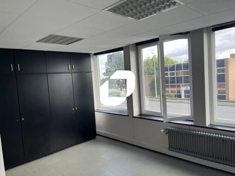 2 Rue Du Luyot, Seclin for lease - Interior Photo - Image 2 of 11