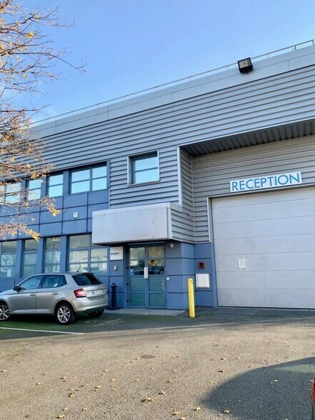 Flex dans La Courneuve à louer - Photo du bâtiment - Image 2 de 9