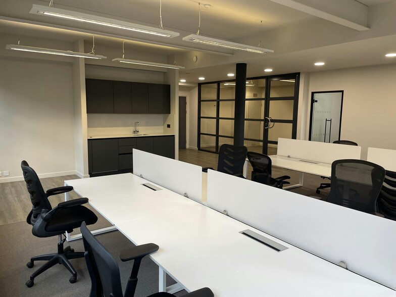 2 Commercial St, Manchester for lease - Building Photo - Image 3 of 7