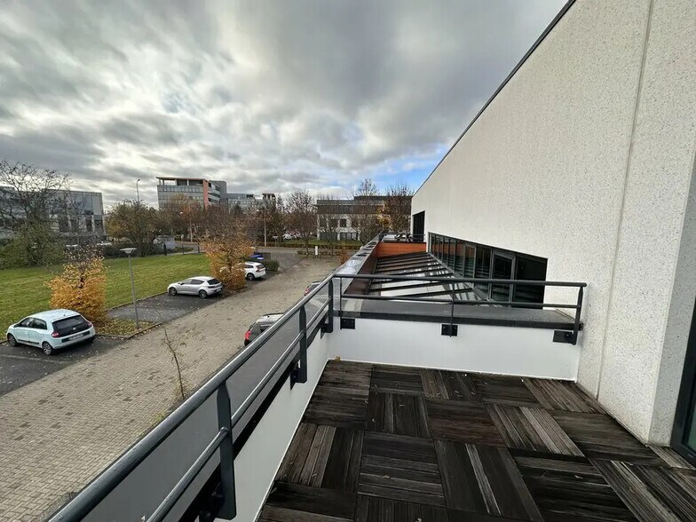 Office in Schiltigheim for lease - Building Photo - Image 2 of 8