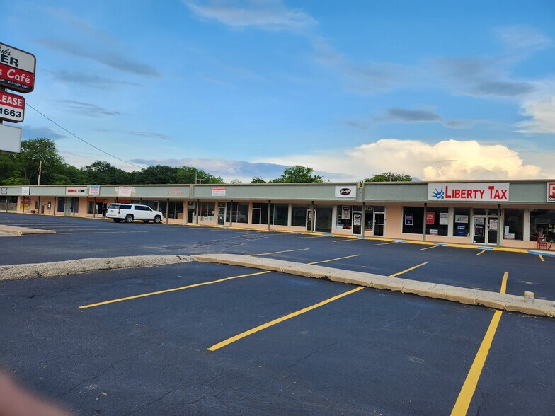 4815-4843 River Oaks Blvd, River Oaks, TX à louer - Photo du bâtiment - Image 2 de 2