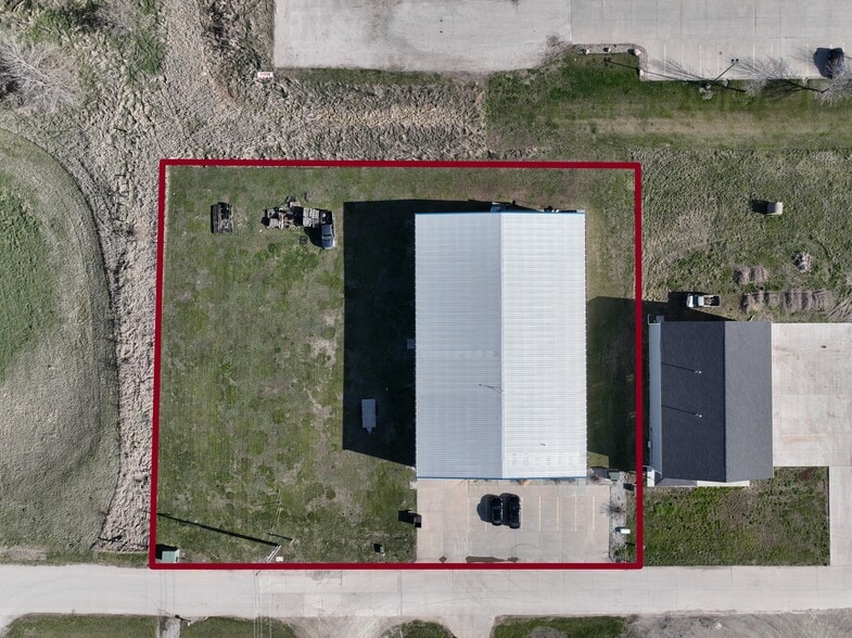 990 Cottonwood Ave, Seward, NE à vendre - Photo du bâtiment - Image 3 de 13