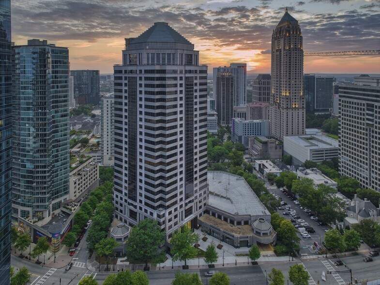 1100 Peachtree St NE, Atlanta, GA à louer - Photo du bâtiment - Image 3 de 28