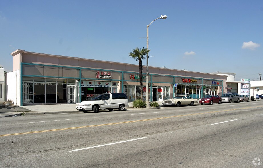201-215 S Garfield Ave, Monterey Park, CA à louer - Photo du bâtiment - Image 3 de 8