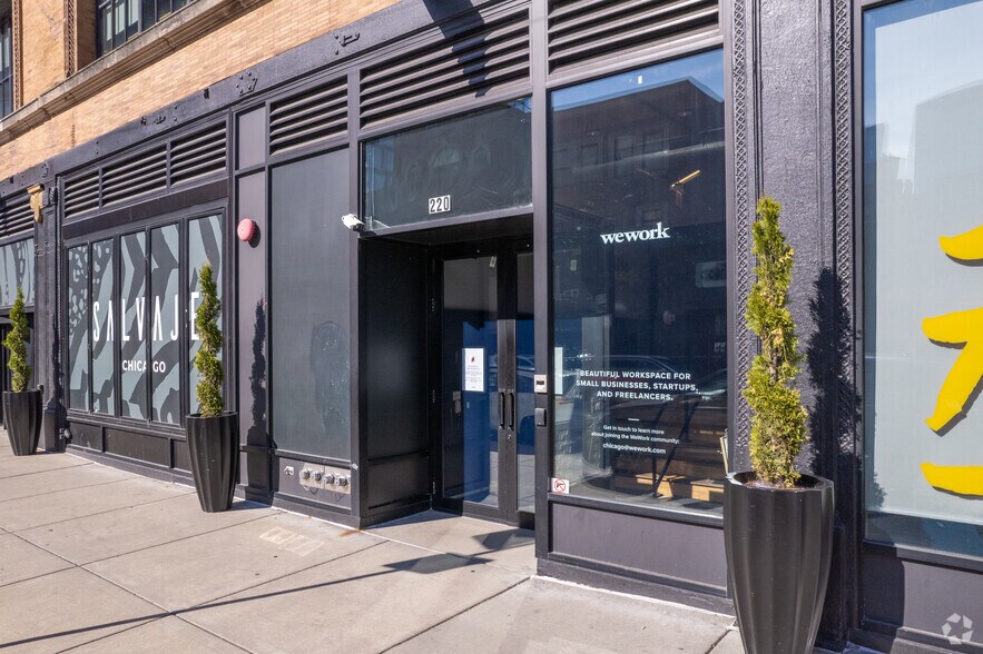 210-220 N Green St, Chicago, IL à louer - Photo du bâtiment - Image 3 de 19