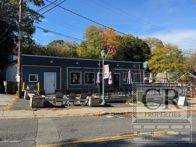 17 Milton Ave, Highland, NY à vendre - Photo du bâtiment - Image 2 de 27