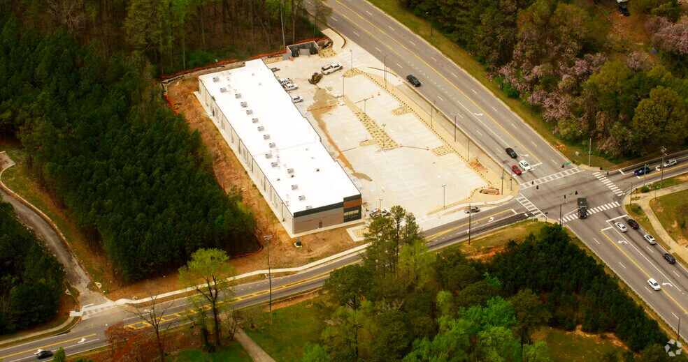 7655 Mall Pky, Stonecrest, GA à louer - Photo principale - Image 1 de 2