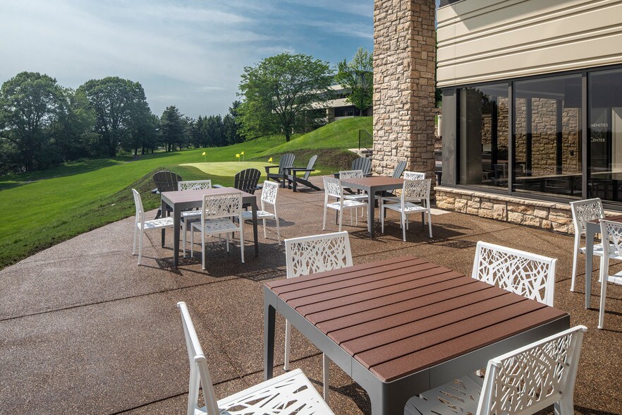 625 Cherrington Pky, Coraopolis, PA à louer - Photo du bâtiment - Image 2 de 13