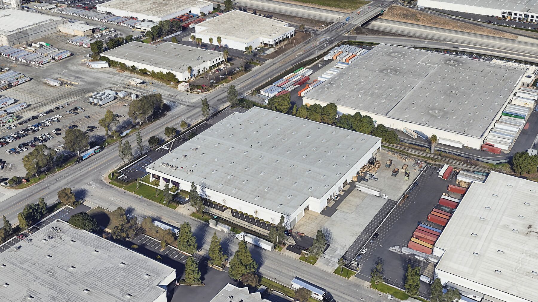 425 W Apra St, Compton, CA for lease Building Photo- Image 1 of 4
