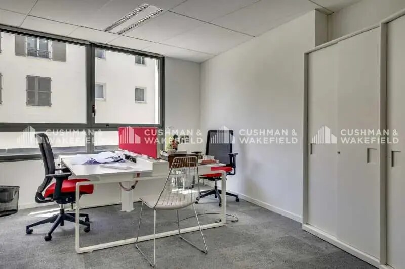 43-45 Avenue Paul Doumer, Rueil-Malmaison for lease Interior Photo- Image 1 of 7