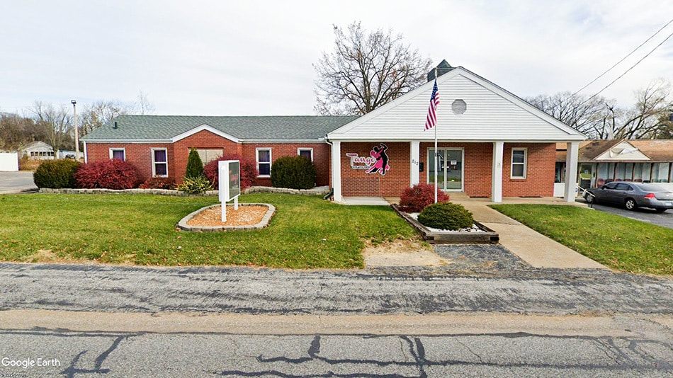 212 E Elm St, Alton, IL for lease - Building Photo - Image 1 of 6