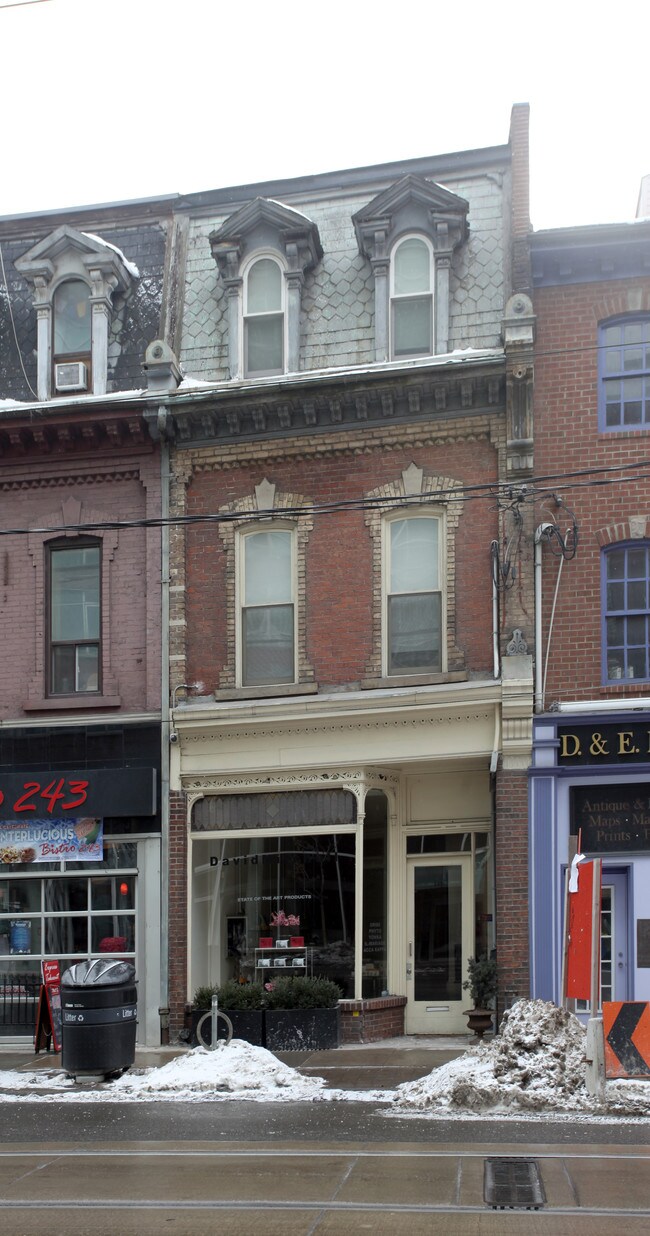 Plus de détails pour 241 King St E, Toronto, ON - Commerce de détail à louer