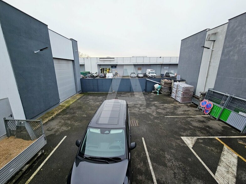 6 Rue Maryse Bastié, Évry-Courcouronnes à vendre - Photo du bâtiment - Image 3 de 8