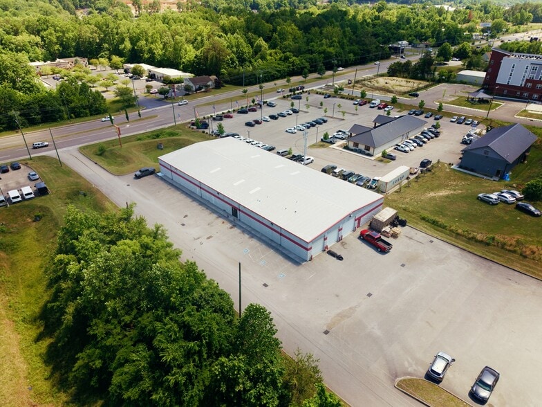 1345 Callahan Dr, Knoxville, TN à vendre - Photo du bâtiment - Image 3 de 39
