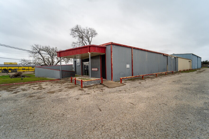 3011 Houston Hwy, Victoria, TX à louer - Photo du bâtiment - Image 2 de 20