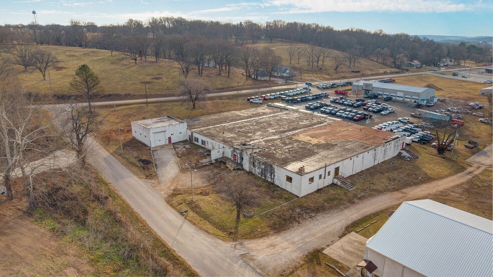 504 Airport Rd, Crane, MO for sale - Building Photo - Image 2 of 39