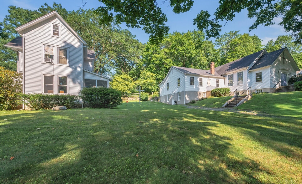 38 Portland Ave, Redding, CT à vendre - Photo du bâtiment - Image 3 de 10