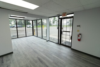 1530 27th Ave NE, Calgary, AB for lease Interior Photo- Image 2 of 18