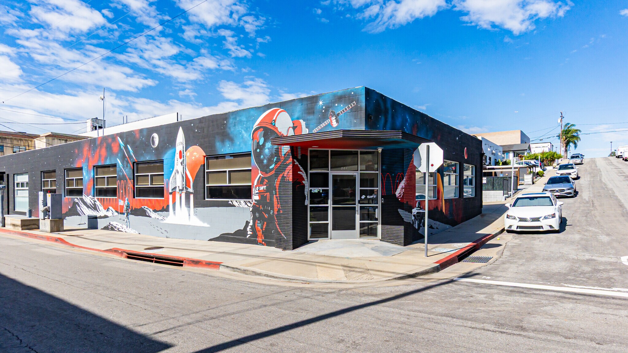 201 Arena St, El Segundo, CA à louer Photo principale- Image 1 de 79