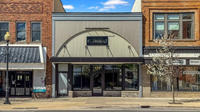 More details for 115 N Mitchell St, Cadillac, MI - Retail for Lease