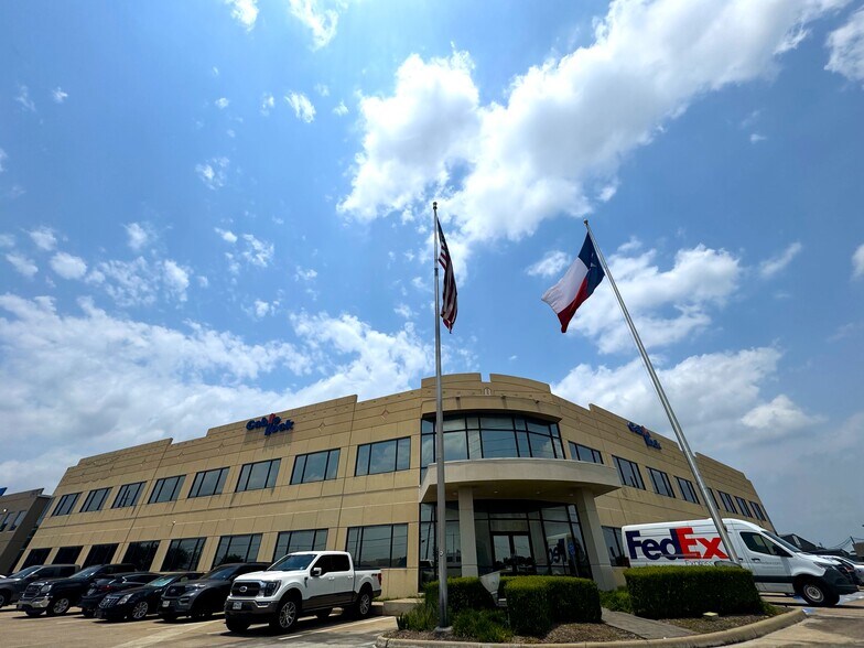 8400 N Sam Houston Pky W, Houston, TX à louer - Photo du bâtiment - Image 1 de 12