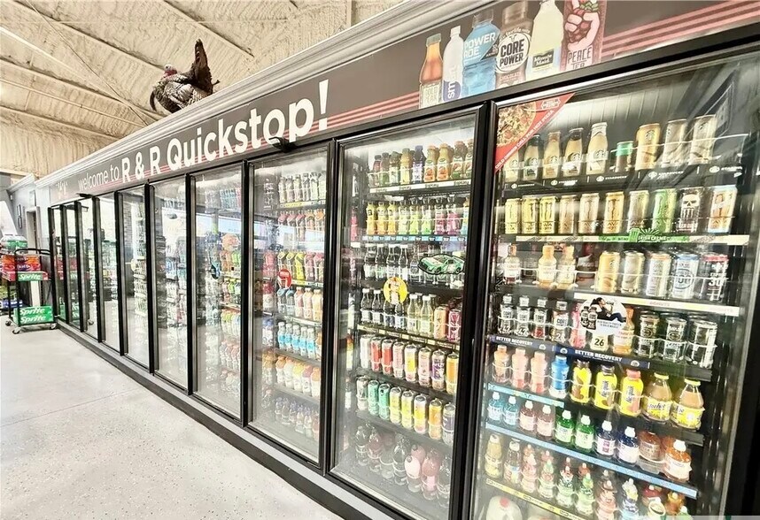 6134 Elim Church Rd NE, Ludowici, GA for sale - Interior Photo - Image 3 of 16