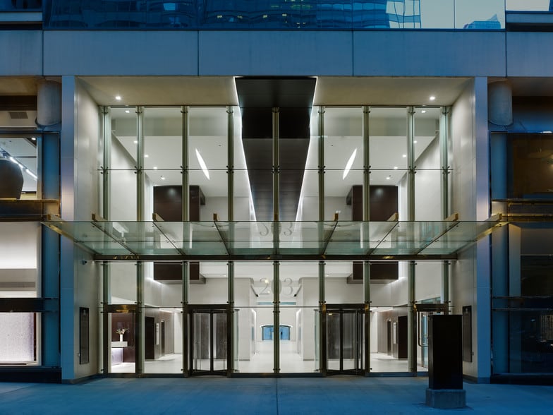 203 N LaSalle St, Chicago, IL for lease - Interior Photo - Image 2 of 8