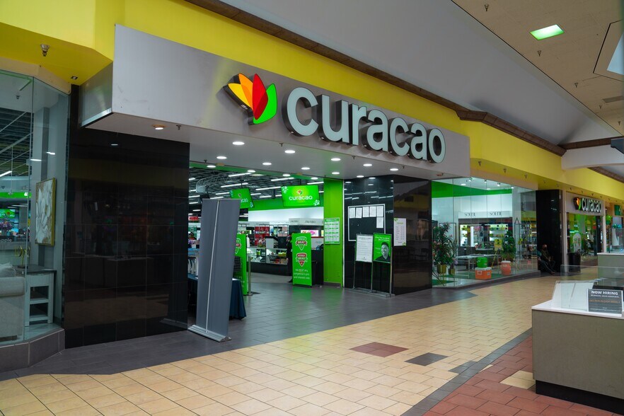 8401 Van Nuys Blvd, Panorama City, CA à louer - Photo du bâtiment - Image 3 de 7