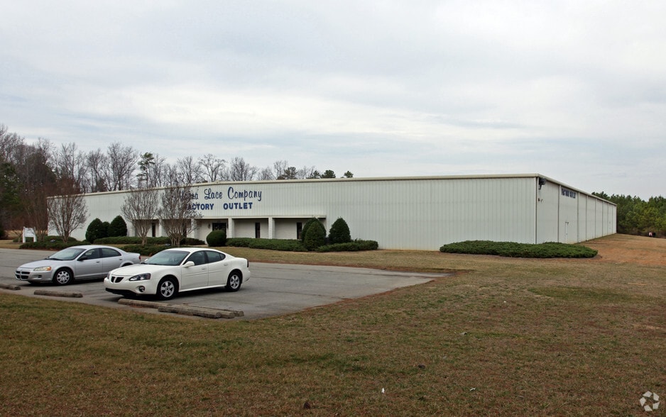 204 W Industry Dr, Oxford, NC for lease - Primary Photo - Image 1 of 10