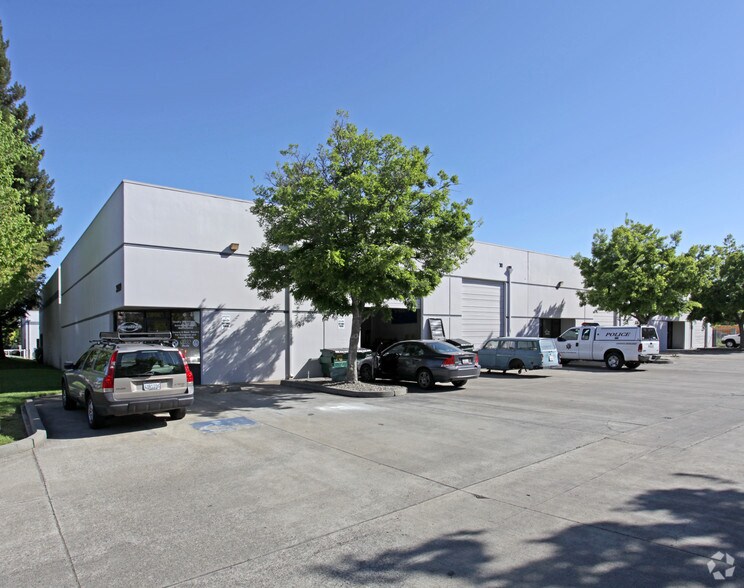 3309 Monier Cir, Rancho Cordova, CA for lease - Primary Photo - Image 1 of 3