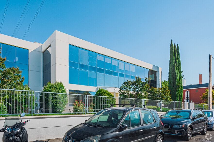 Calle Musgo, 5, Madrid, Madrid for lease - Building Photo - Image 2 of 4