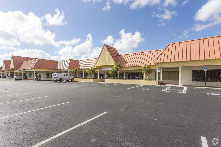 3580-3598 Evans Ave, Fort Myers, FL for lease - Building Photo - Image 2 of 8