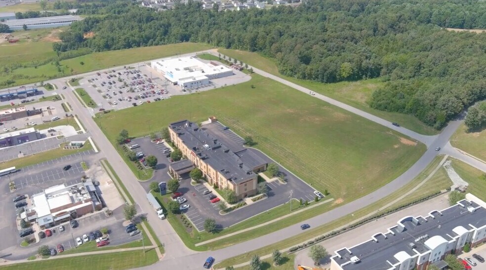 146 Bourbon Trl, Radcliff, KY à vendre - Photo du bâtiment - Image 3 de 6