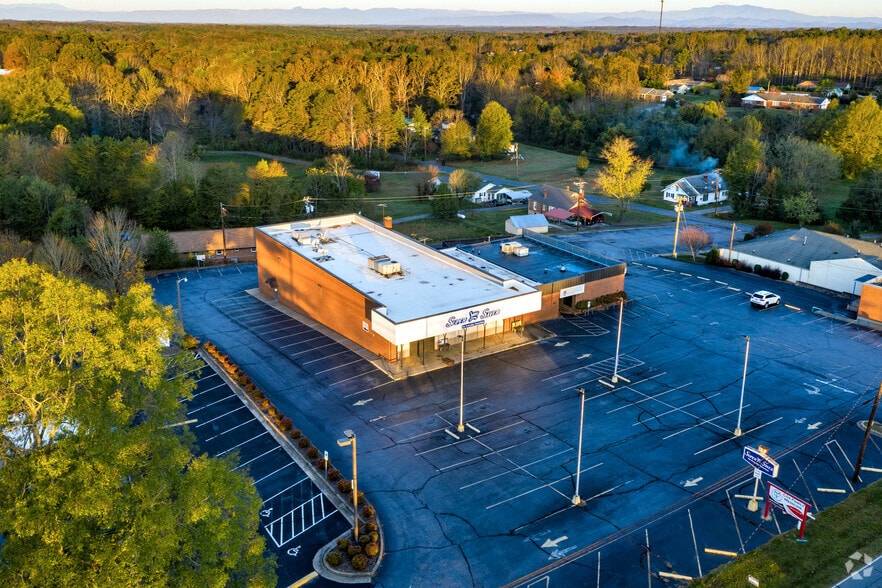 721 Malcolm Blvd, Rutherford College, NC à louer - Aérien - Image 3 de 28