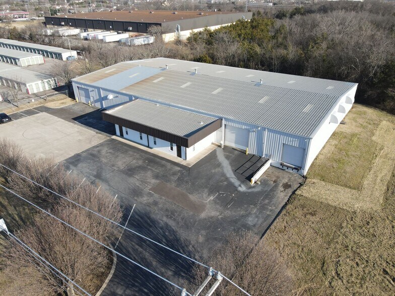 4233 Hurricane Creek Blvd, Antioch, TN à louer - Photo du bâtiment - Image 2 de 10