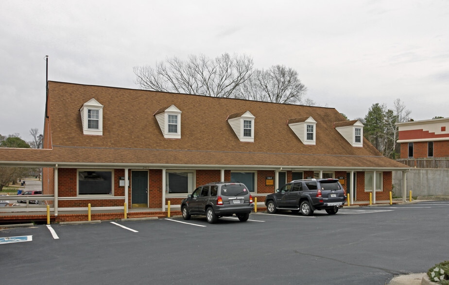 2451-2469 Boulevard, Colonial Heights, VA à louer - Photo du bâtiment - Image 2 de 3