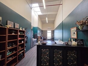 2195 Hyacinth St NE, Salem, OR for lease Interior Photo- Image 1 of 6