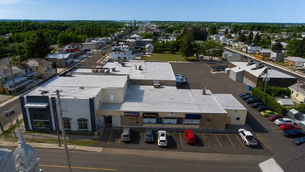 1027 Notre Dame St, Embrun, ON à vendre - Photo du bâtiment - Image 3 de 21