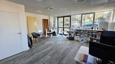 Bureau dans Aix-en-Provence à louer Photo intérieure- Image 1 de 3