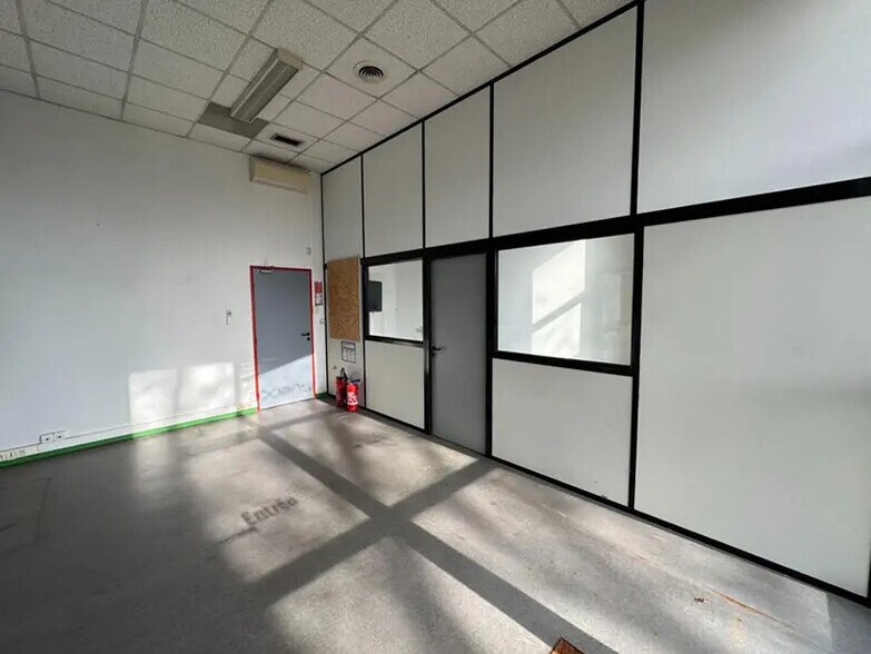 Office in Labège for lease - Interior Photo - Image 2 of 4