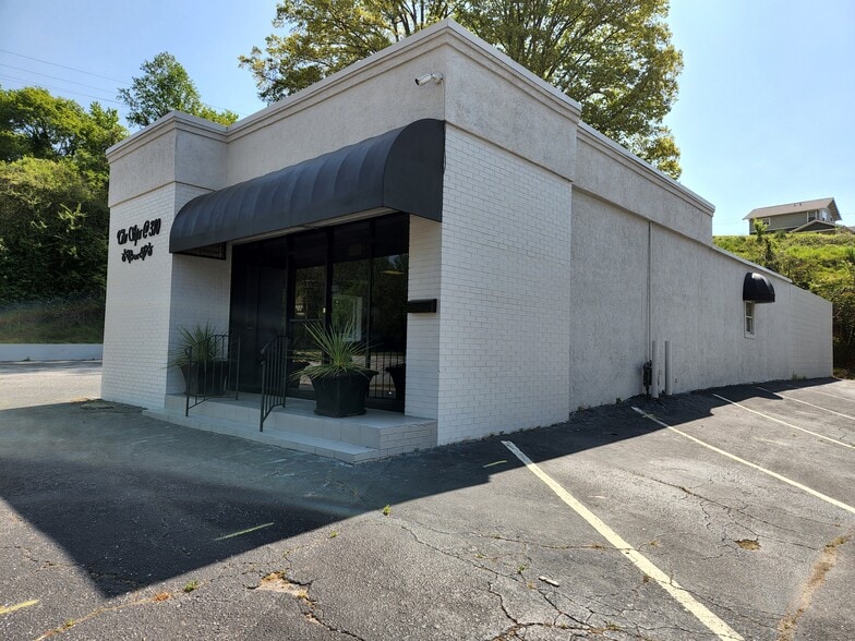 310 Wade Hampton Blvd, Greenville, SC for sale - Building Photo - Image 1 of 9