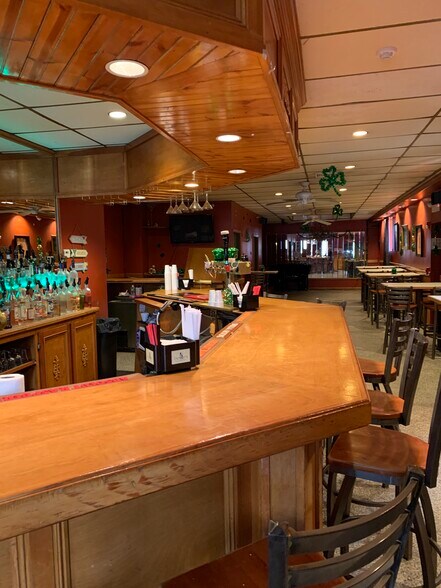 21 Hampden St, Springfield, MA à vendre - Photo intérieure - Image 3 de 5