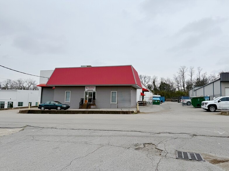 439 McNally Dr, Nashville, TN for sale - Building Photo - Image 2 of 7