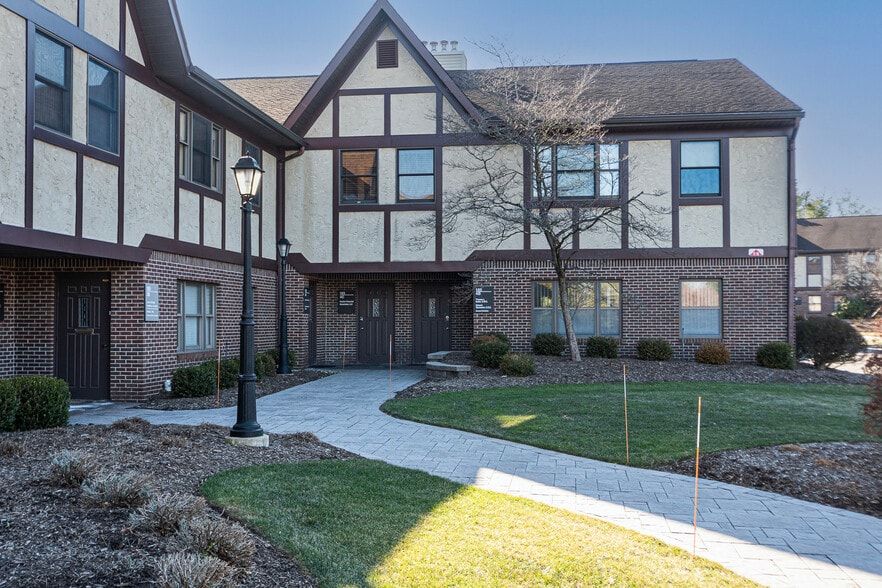 185 Fairfield Ave, West Caldwell, NJ for lease - Building Photo - Image 2 of 5