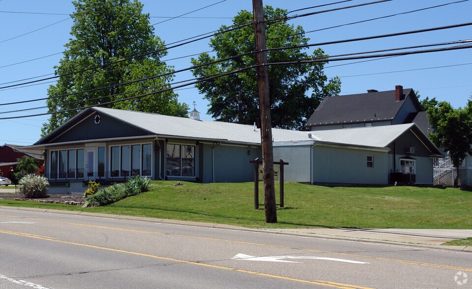 4315 Emerson Ave, Parkersburg, WV for sale - Building Photo - Image 2 of 2