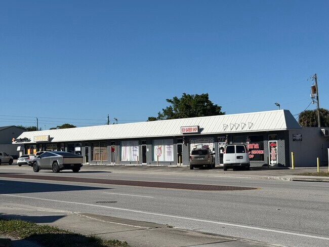 Plus de détails pour 3083 SE Dixie Hwy, Stuart, FL - Commerce de détail à louer