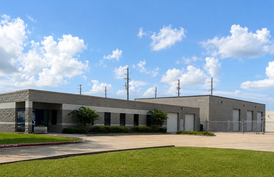 12810 Century Dr, Stafford, TX à louer - Photo du bâtiment - Image 1 de 39