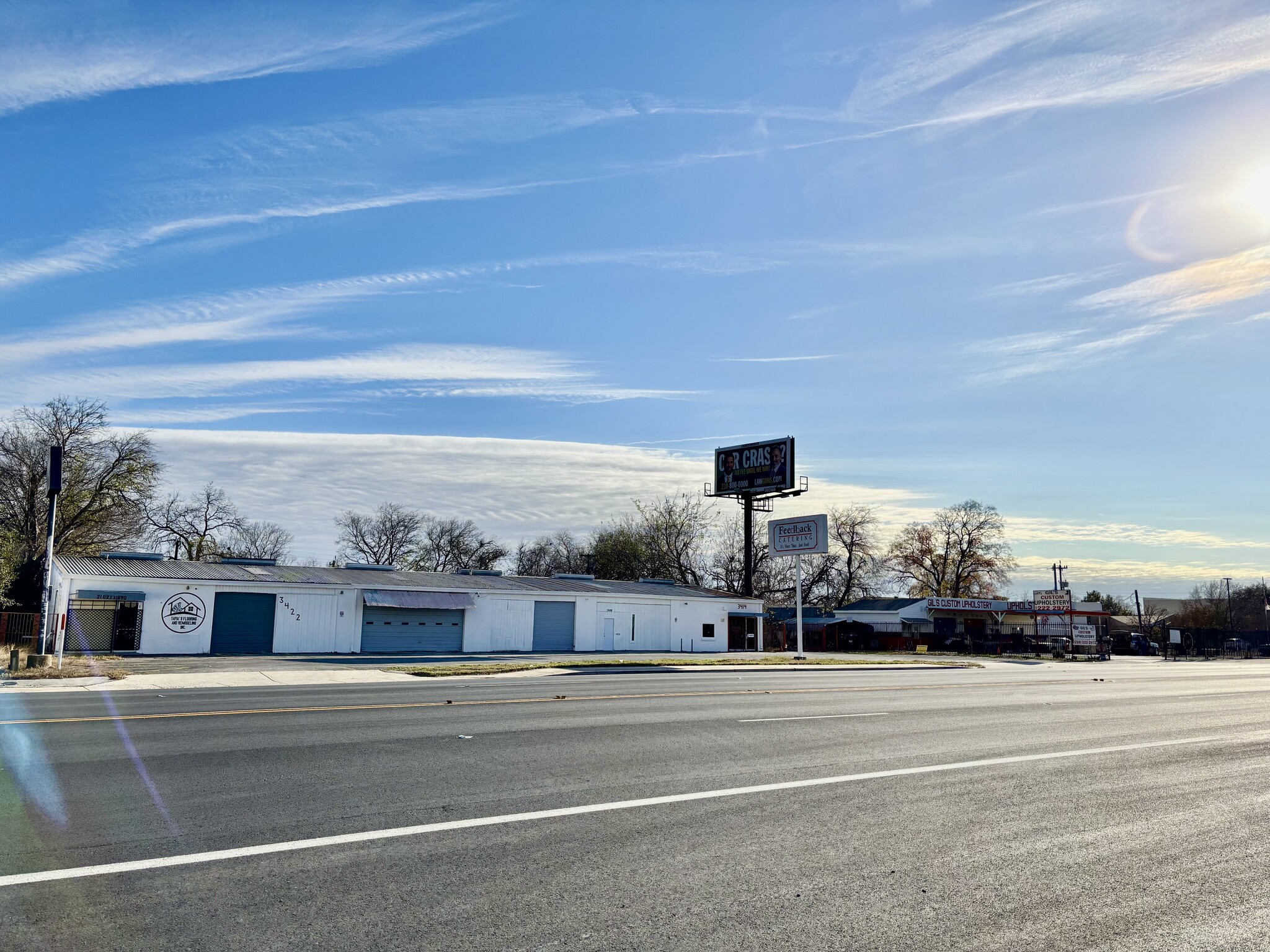 3414-3422 E Commerce St, San Antonio, TX for lease Building Photo- Image 1 of 5